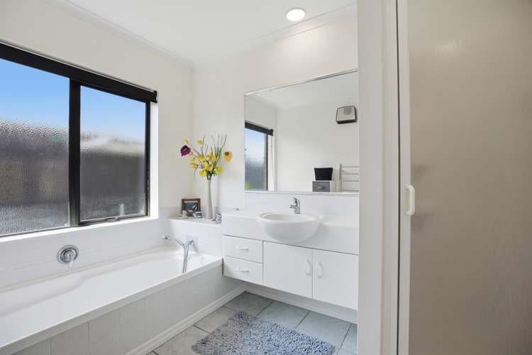 1 Pembroke Drive Bethlehem_16