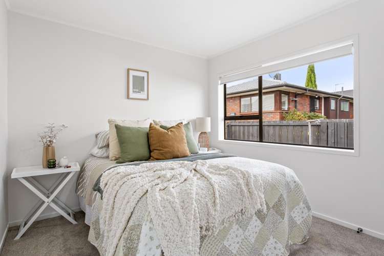2/27 Galloway Crescent Farm Cove_11