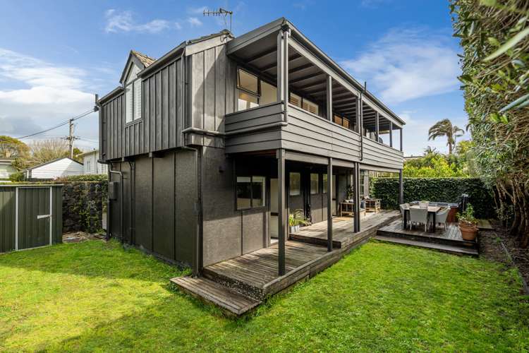 2/10 Merani Street Narrow Neck_26