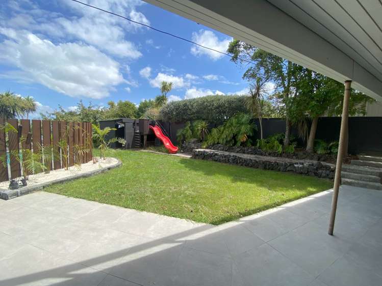 14A Valkyria Place Beach Haven_13