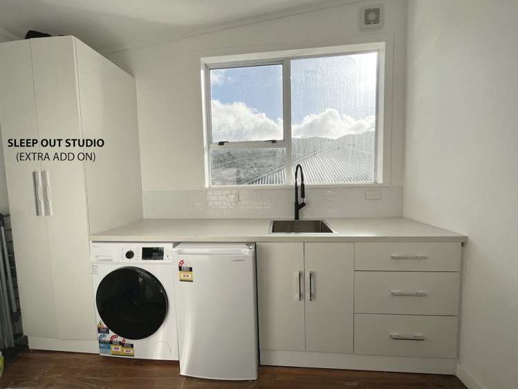 53 Handyside Street Tawa_17