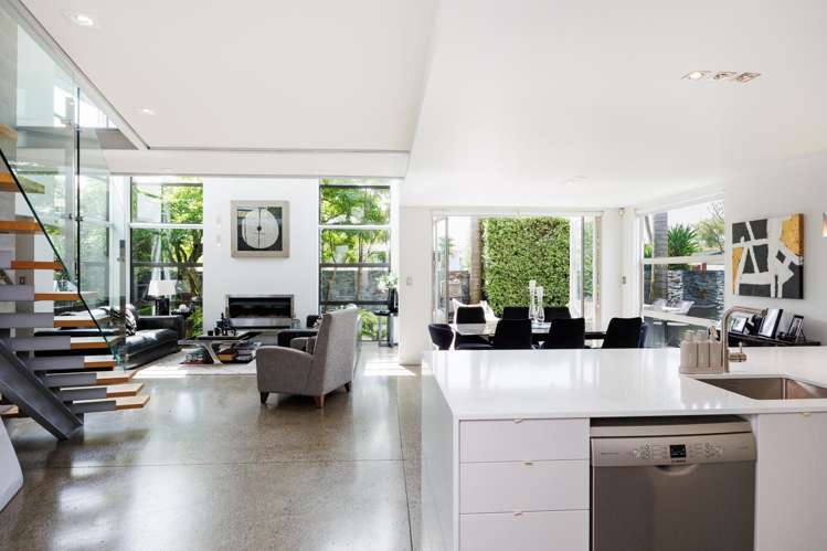 297 Fitzherbert Avenue West End_18