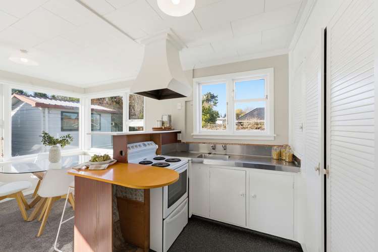 384 Hills Road_1