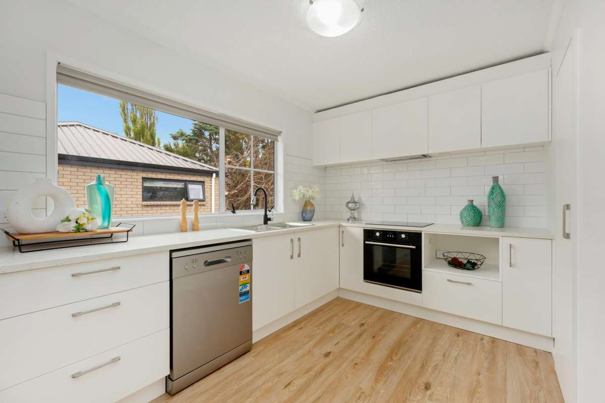 2/3 Ronald Macken Place_3