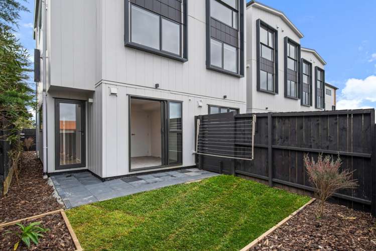 18 Red Arches Road Henderson_13