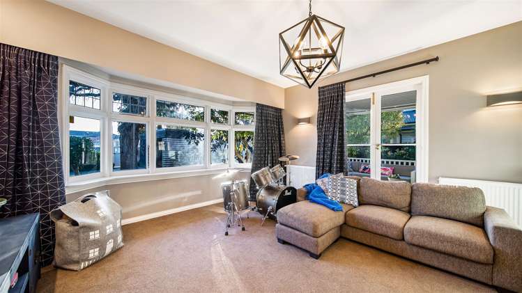 100 Idris Road Bryndwr_9