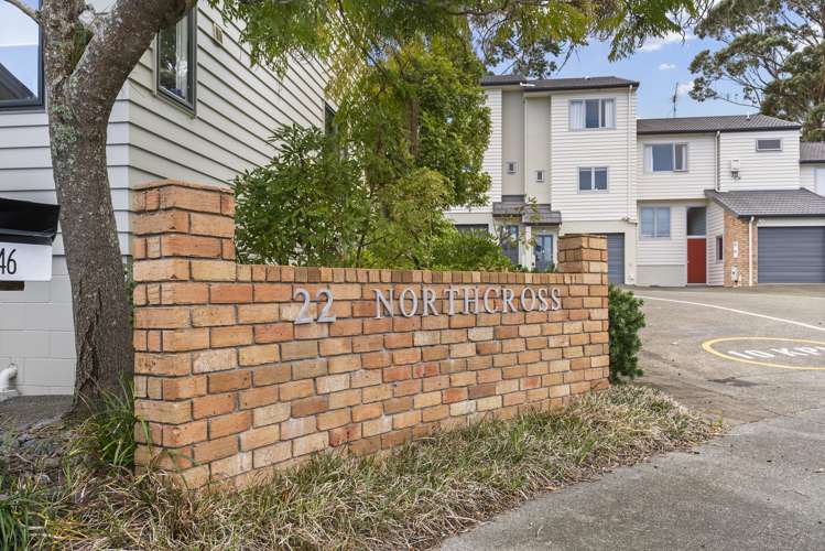 15/22 Northcross Drive Oteha_21