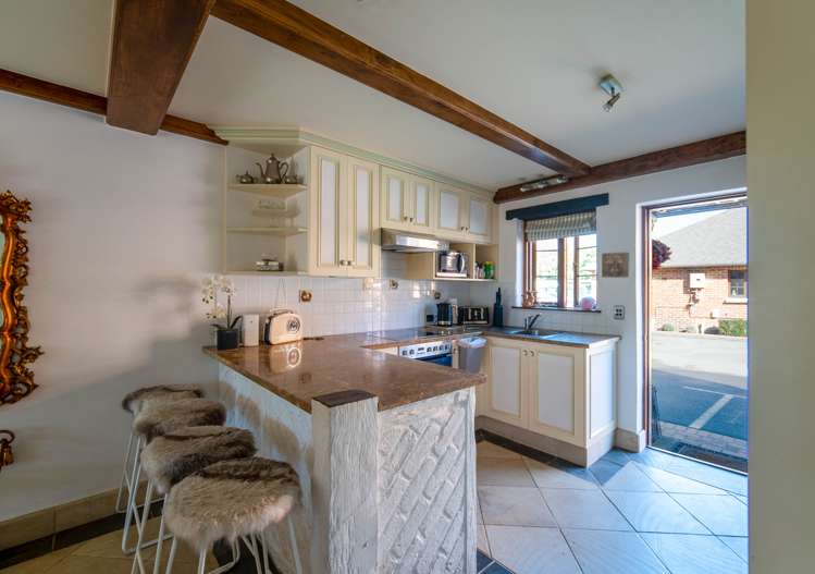 10/7 Quiet Woman Way Monaco_5