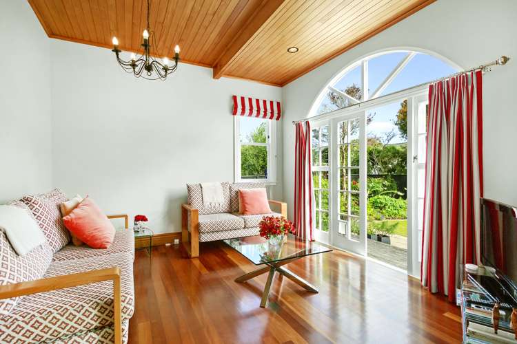 18 Whites Line West Woburn_8