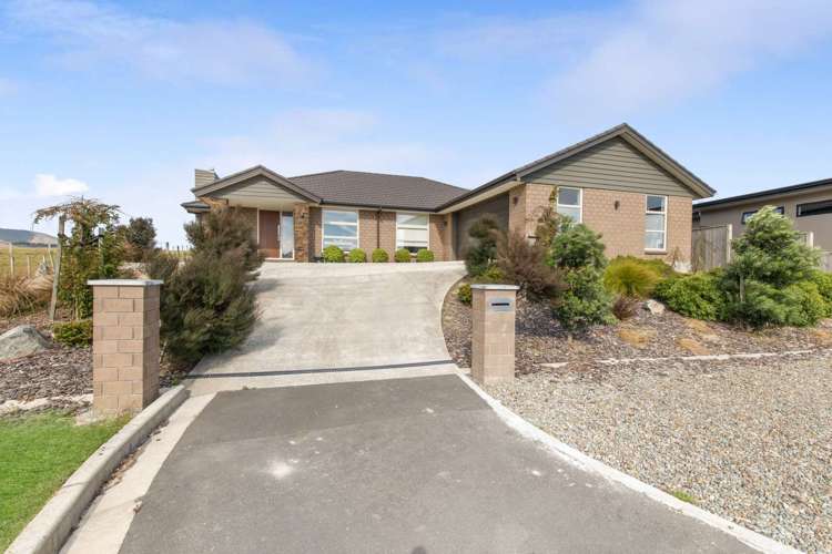 206 Pacific Drive Fitzherbert_1
