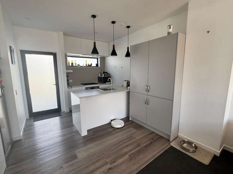 14/6 Oswald Crescent Paparangi_5