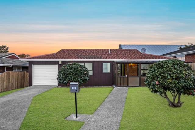 Single Level and Brick & Tile Beauty!