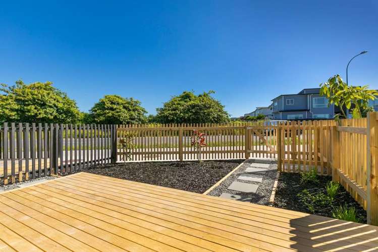 2/18 Scott Road Hobsonville_15