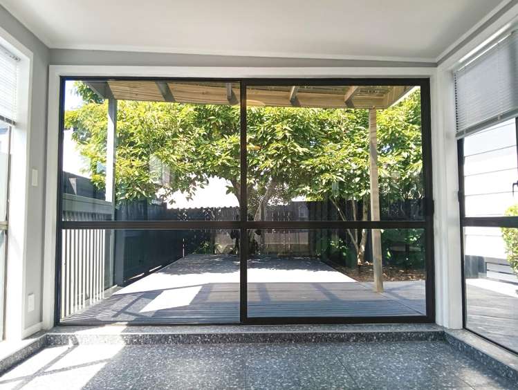 2/31 Gill Avenue Te Atatu Peninsula_15