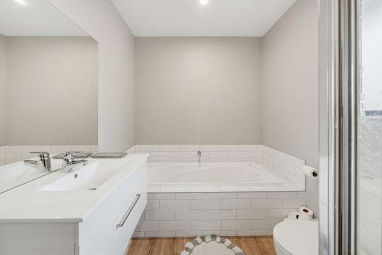 31 Meadow View Drive Belfast_13