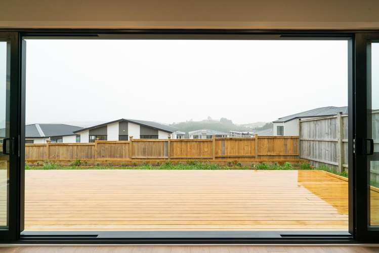 57 Michael Bosher Way Flat Bush_12