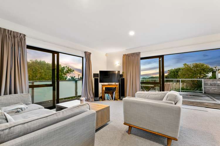 1/67 Seaview Road Castor Bay_6