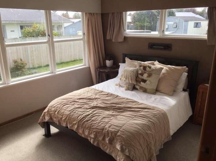 22a Forth Crescent Glenview_8