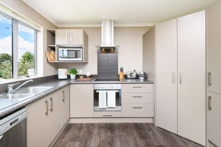 6 Angelina Way Kelvin Grove_13