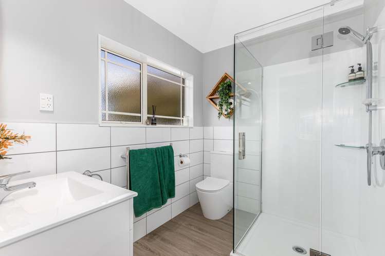 30 Galveston Grove Totara Park_13