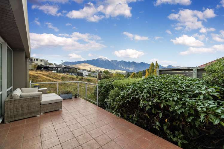 2/23 Adelaide Street_2