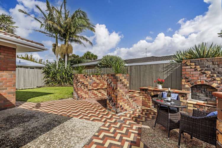 2/5 Annette Avenue Te Atatu South_5