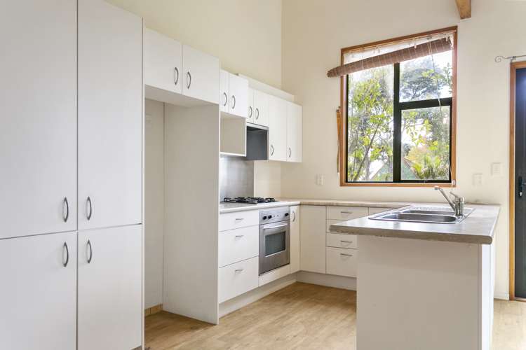 36 Longfellow Parade Glen Eden_7