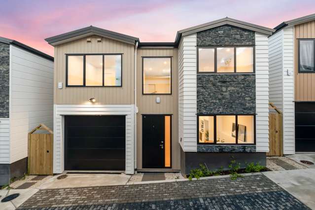 Brand New Freestanding Home – Ready Now!