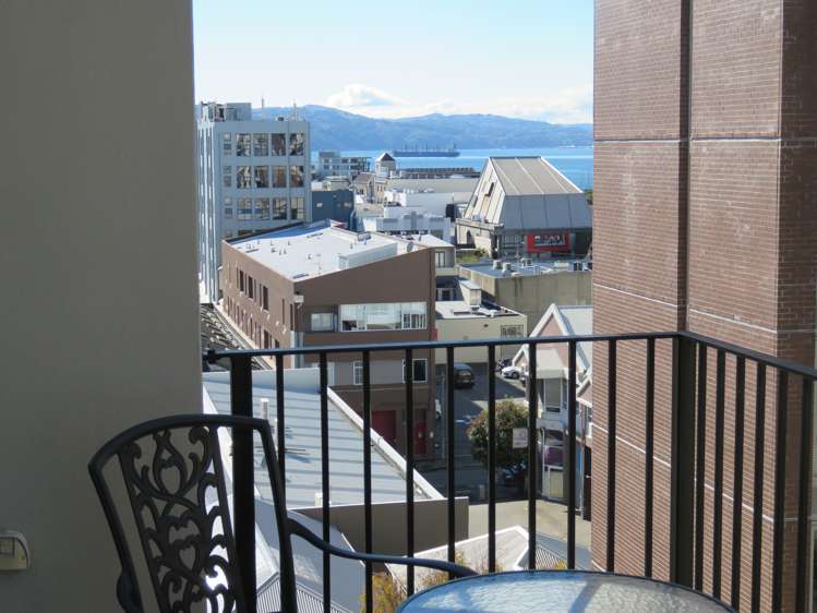 2/23 Tennyson Street Te Aro_5