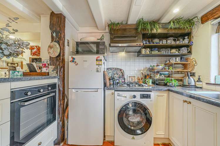 4/6 Quiet Woman Way Monaco_4