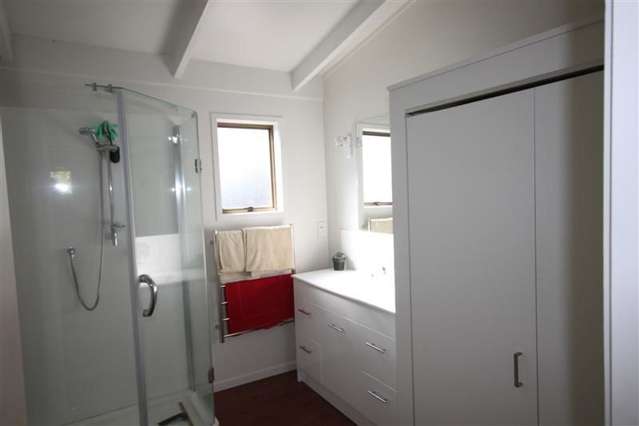 4 Monarch Grove Pauanui_1