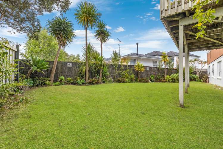 12 Finlow Drive Te Atatu South_27