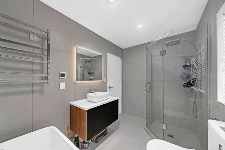 12 Uru Drive Flat Bush_13