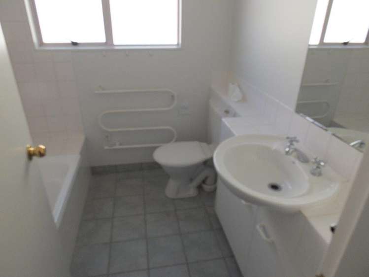 18/20 Thompson Street Mount Cook_5