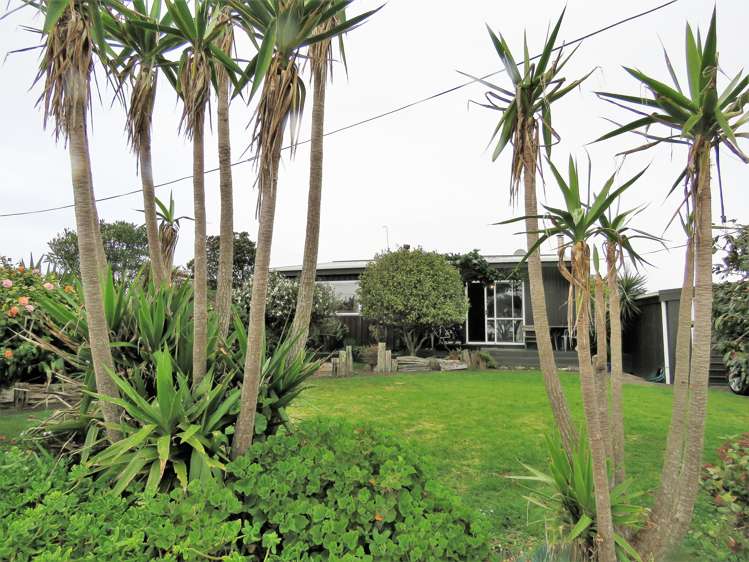 17 Marine Parade Carters Beach_16