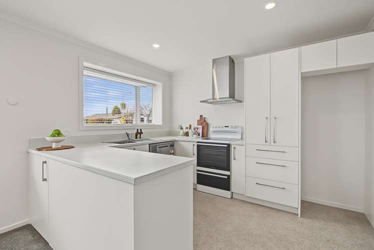 128 Derwent Crescent_2