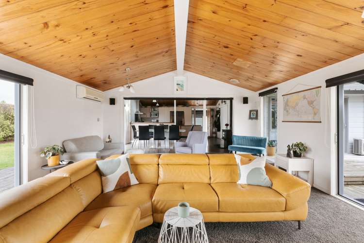 197 Paroa Road Coastlands_5