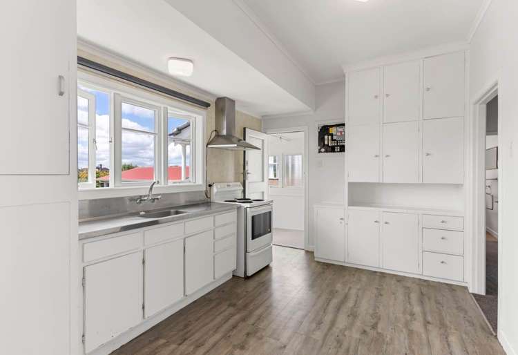 74 Oakdale Rd 1687_3