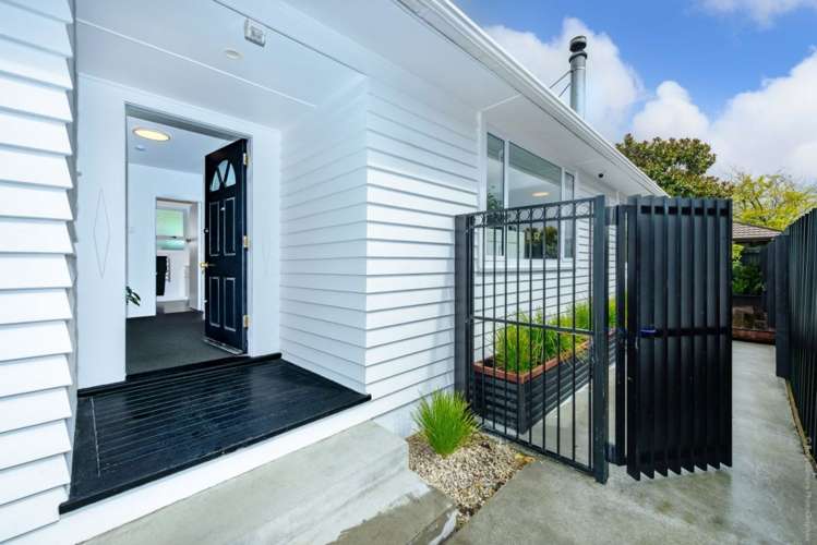 1/32 Downing Street Hoon Hay_7