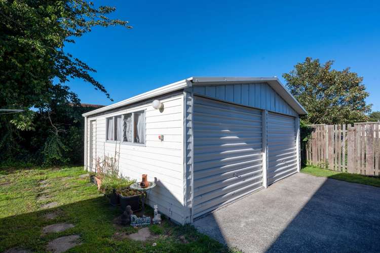 18 Sequoia Crescent Owhata_11