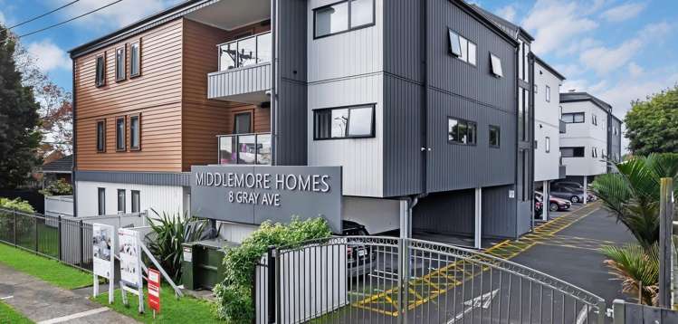 8 Gray Ave 2371_6