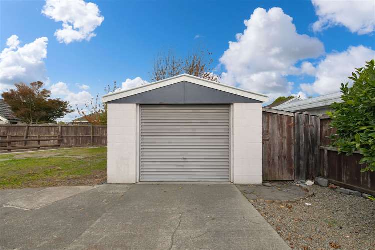 29 Avro Crescent Hornby_17