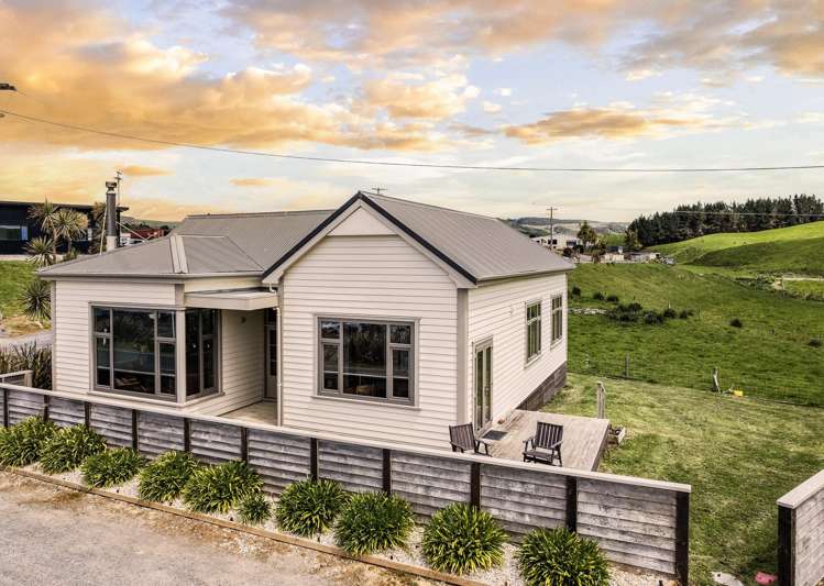 2 Wood Street Kaka Point_25