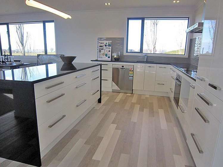 2 Lochern Rise Marchwiel_5