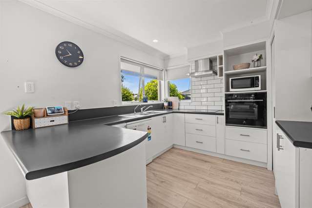 8 Woodham Drive Allenton_3