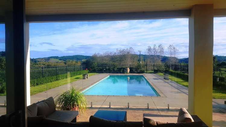 84 Sharon Road Waitoki_1