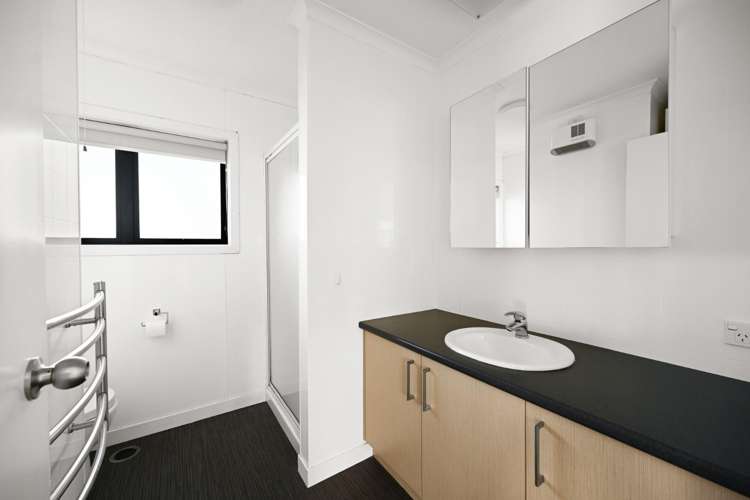 3 Chevalier Court 809 Heaphy Tce 1055_5