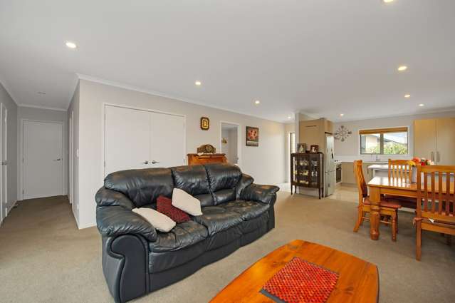 11/11 Errol Close Burbush_3