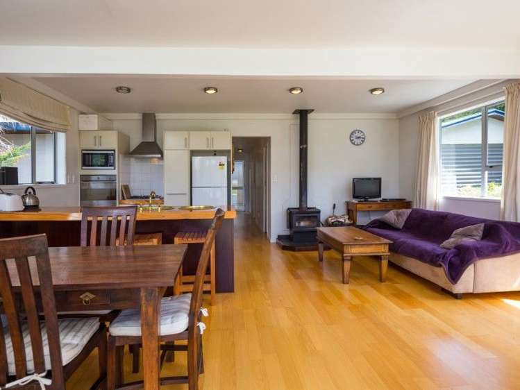 2 Esplanade Okiwi Bay_12