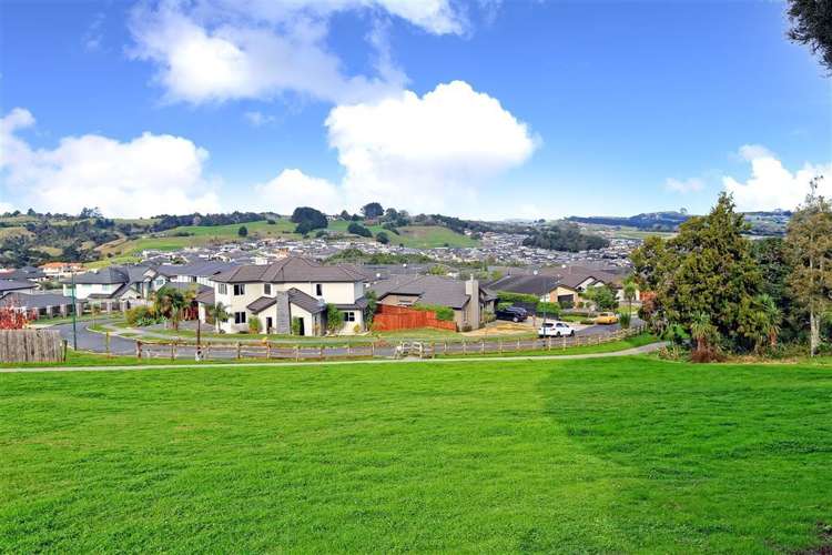 15 Kenley Heights Flat Bush_13